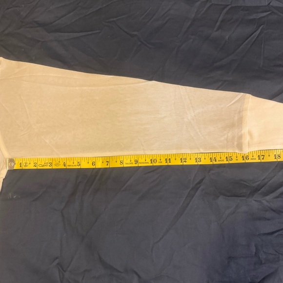 WinterSilks Cream Long Sleeve Women's Silk Top - Picture 8 of 8